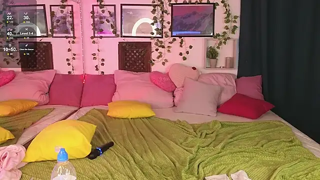 Kira Jin online show from 02/22/25, 11:35