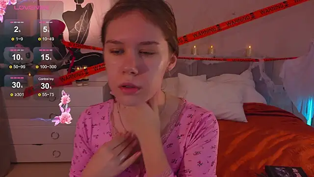 Mia Luw online show from 10/30/25, 02:54