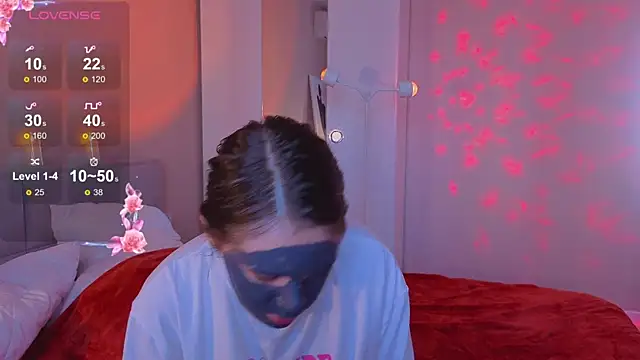 Mia Luw online show from 11/06/25, 03:43