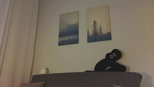 Mia Luw online show from 03/26/26, 11:30