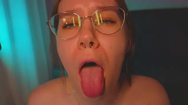 Mia Luw online show from 04/27/26, 02:37