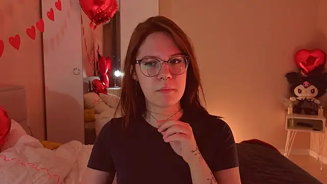 Mia Luw online show from 02/09/26, 12:03