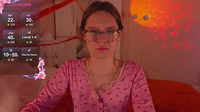 Mia Luw online show from 11/02/25, 03:55