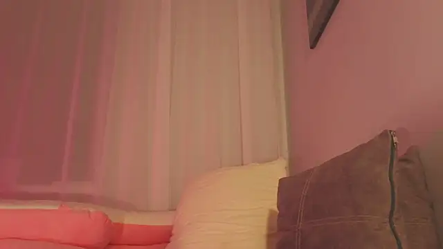 Mia Luw online show from 06/14/26, 03:24