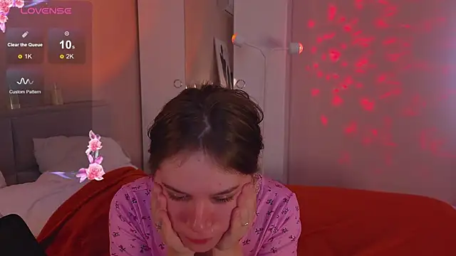 Mia Luw online show from 11/07/25, 03:55