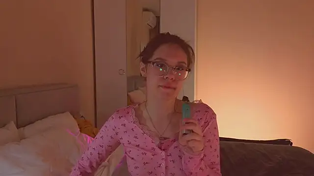 Mia Luw online show from 02/07/26, 12:40