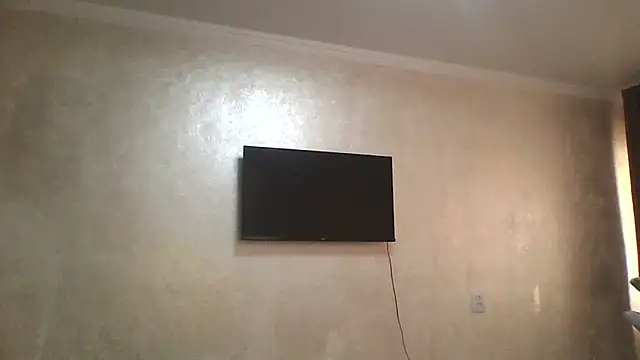 Snapshot of RoyalDessertt chatting on 11/07/25, 05:34 RoyalDessertt online show from 11/07/25, 05:34