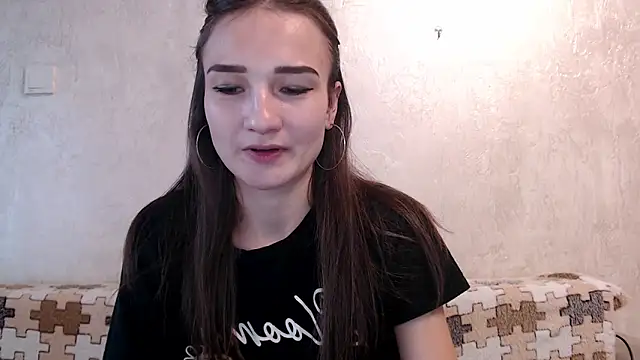 Snapshot of RoyalDessertt chatting on 11/12/25, 08:18 RoyalDessertt online show from 11/12/25, 08:18