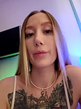 Snapshot of Pussy_Drive03 chatting on 02/17/25, 10:40 Pussy Drive03 online show from 02/17/25, 10:40