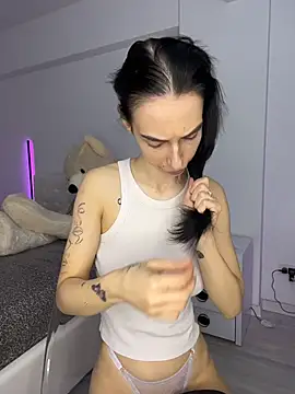 Celine Roxelle online show from 03/09/26, 09:51