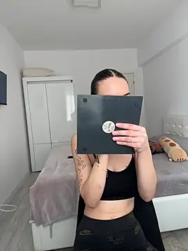 Celine Roxelle online show from 01/14/26, 11:14