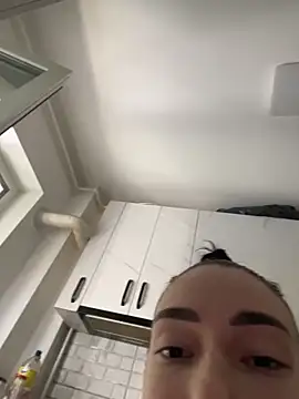 Celine Roxelle online show from 03/11/26, 02:11