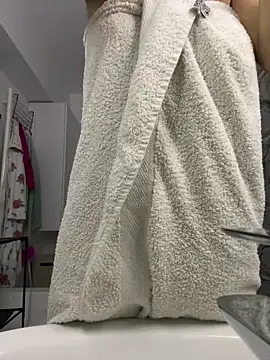 Celine Roxelle online show from 09/30/25, 10:05