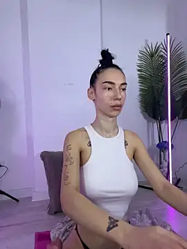 Celine Roxelle online show from 11/11/25, 06:41