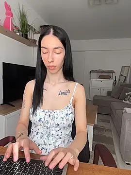 Celine Roxelle online show from 04/26/26, 06:54