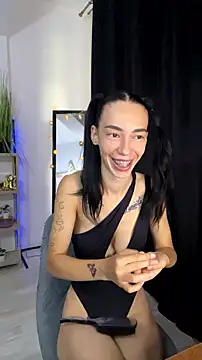 Snapshot of Celine_Roxelle chatting on 07/12/26, 02:18 Celine Roxelle online show from 07/12/26, 02:18