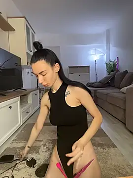 Celine Roxelle online show from 05/17/26, 07:30