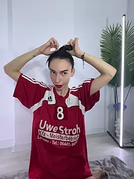 Celine Roxelle online show from 11/12/25, 05:50