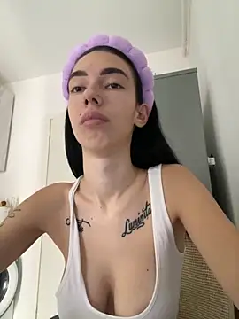 Celine Roxelle online show from 10/19/25, 08:06