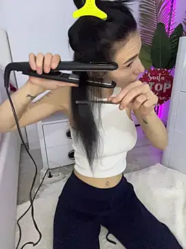 Celine Roxelle online show from 12/21/25, 07:48