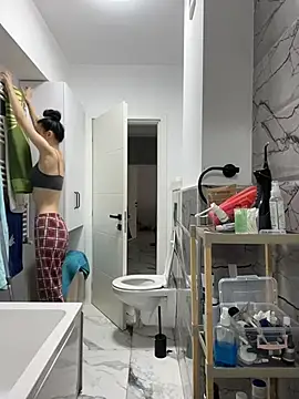 Celine Roxelle online show from 04/08/26, 12:39