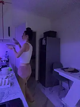 Celine Roxelle online show from 12/05/25, 12:04