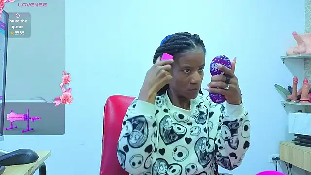 Snapshot of dafnnelewis chatting on 07/06/26, 11:28 dafnnelewis online show from 07/06/26, 11:28