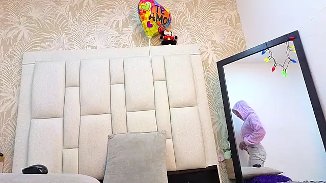 dafnnelewis online show from 02/09/26, 11:19