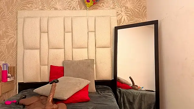 Snapshot of dafnnelewis chatting on 11/28/25, 11:21 dafnnelewis online show from 11/28/25, 11:21