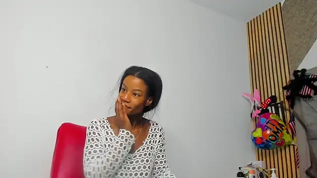 Snapshot of dafnnelewis chatting on 10/25/25, 12:04 dafnnelewis online show from 10/25/25, 12:04