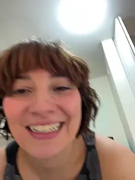 Snapshot of Maggie_Geller chatting on 06/10/26, 06:42 Maggie Geller online show from 06/10/26, 06:42