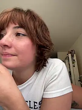 Snapshot of Maggie_Geller chatting on 05/07/26, 07:17 Maggie Geller online show from 05/07/26, 07:17
