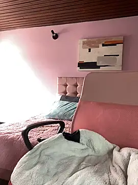 Isabella Rizzo online show from 02/10/25, 06:56