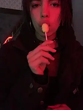 Isabella Rizzo online show from 03/06/25, 09:53