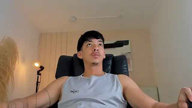 ISAAC CRYSTON online show from 11/06/25, 08:02