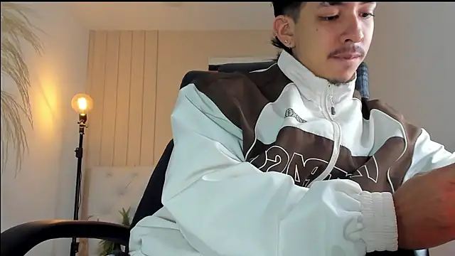 ISAAC CRYSTON online show from 11/28/25, 08:31