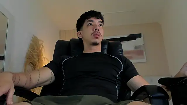 ISAAC CRYSTON online show from 12/18/25, 09:07