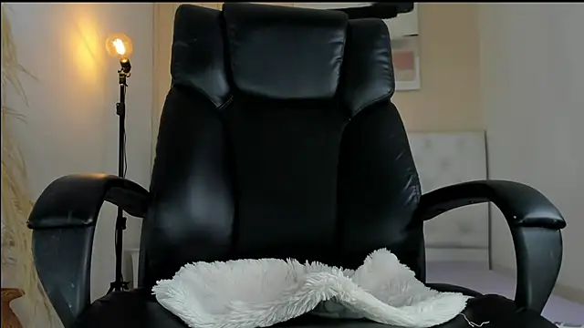 ISAAC CRYSTON online show from 11/29/25, 08:53