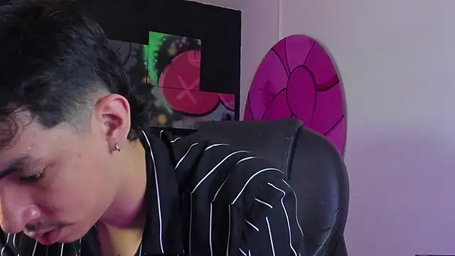 ISAAC CRYSTON online show from 10/31/25, 08:27