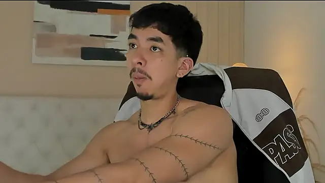 ISAAC CRYSTON online show from 02/04/26, 08:48