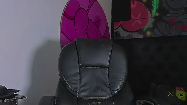 ISAAC CRYSTON online show from 10/21/25, 07:24