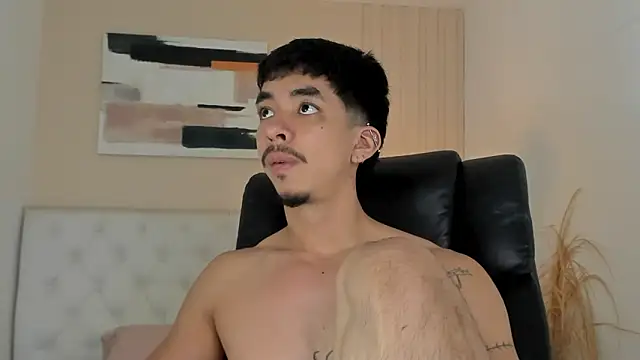 ISAAC CRYSTON online show from 02/02/26, 09:36