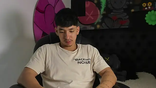 ISAAC CRYSTON online show from 11/11/25, 08:03