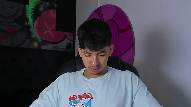 ISAAC CRYSTON online show from 11/04/25, 07:50