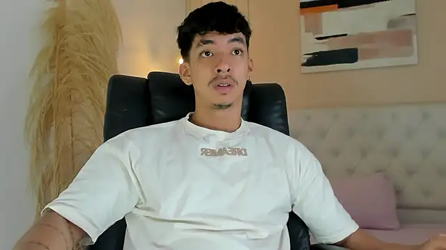 ISAAC CRYSTON online show from 11/08/25, 08:56