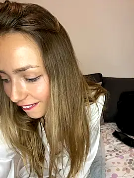 Hilary 283 online show from 09/26/25, 06:04