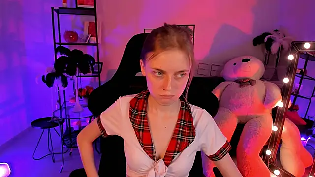 KiraMontoya online show from 02/17/25, 03:00