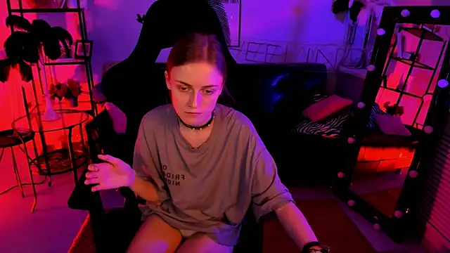 KiraMontoya online show from 02/18/25, 05:53