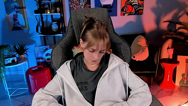 KiraMontoya online show from 09/19/25, 05:39