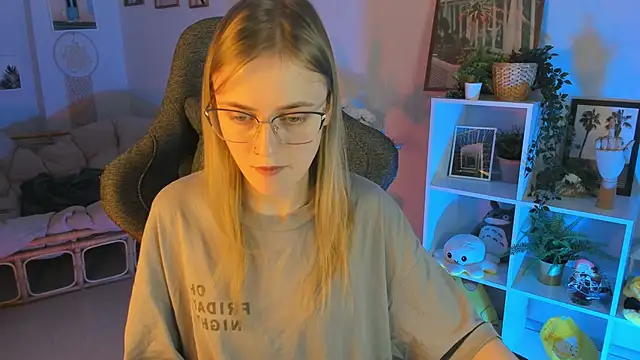 KiraMontoya online show from 03/02/25, 09:19